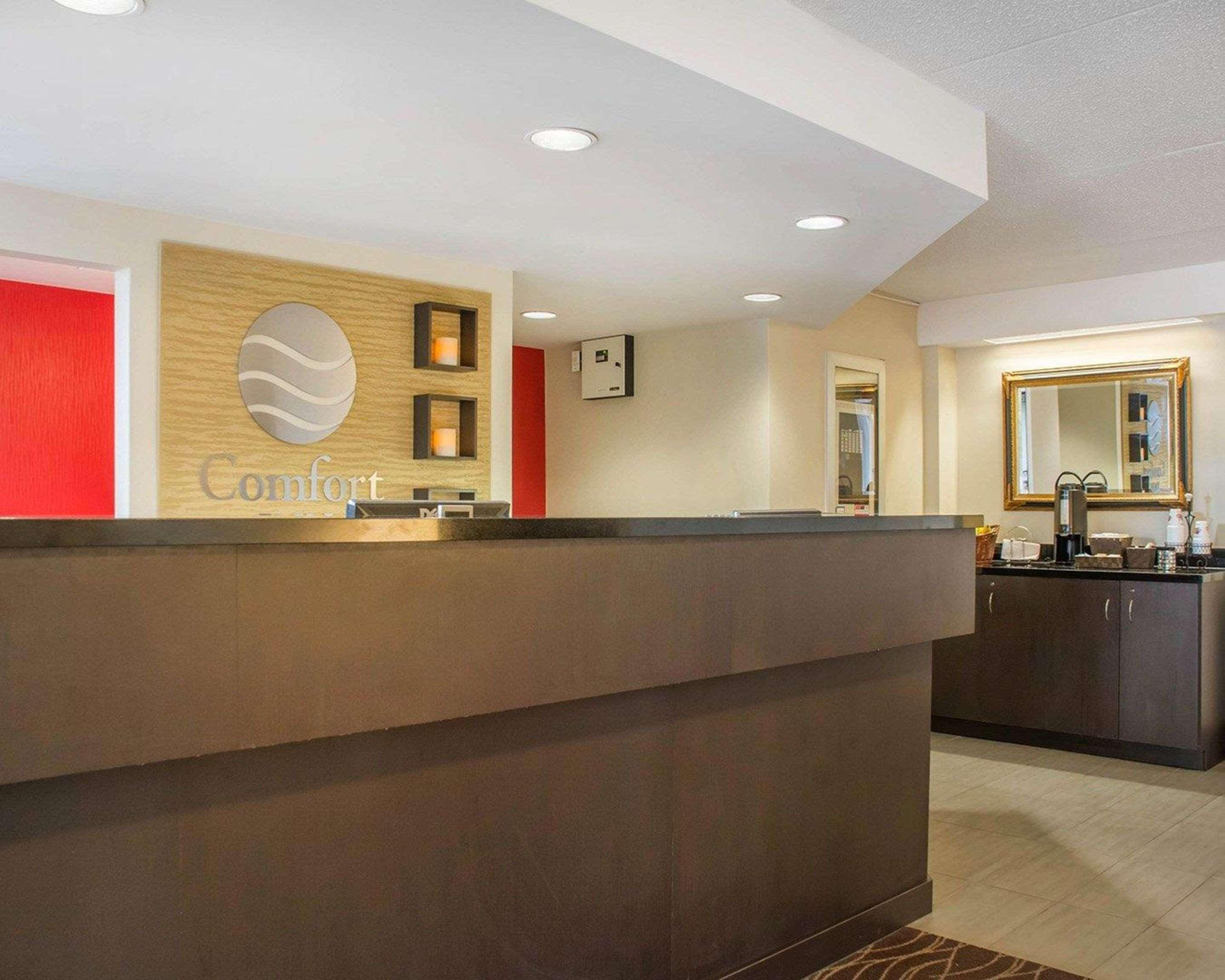 Comfort Inn Brantford Exterior photo