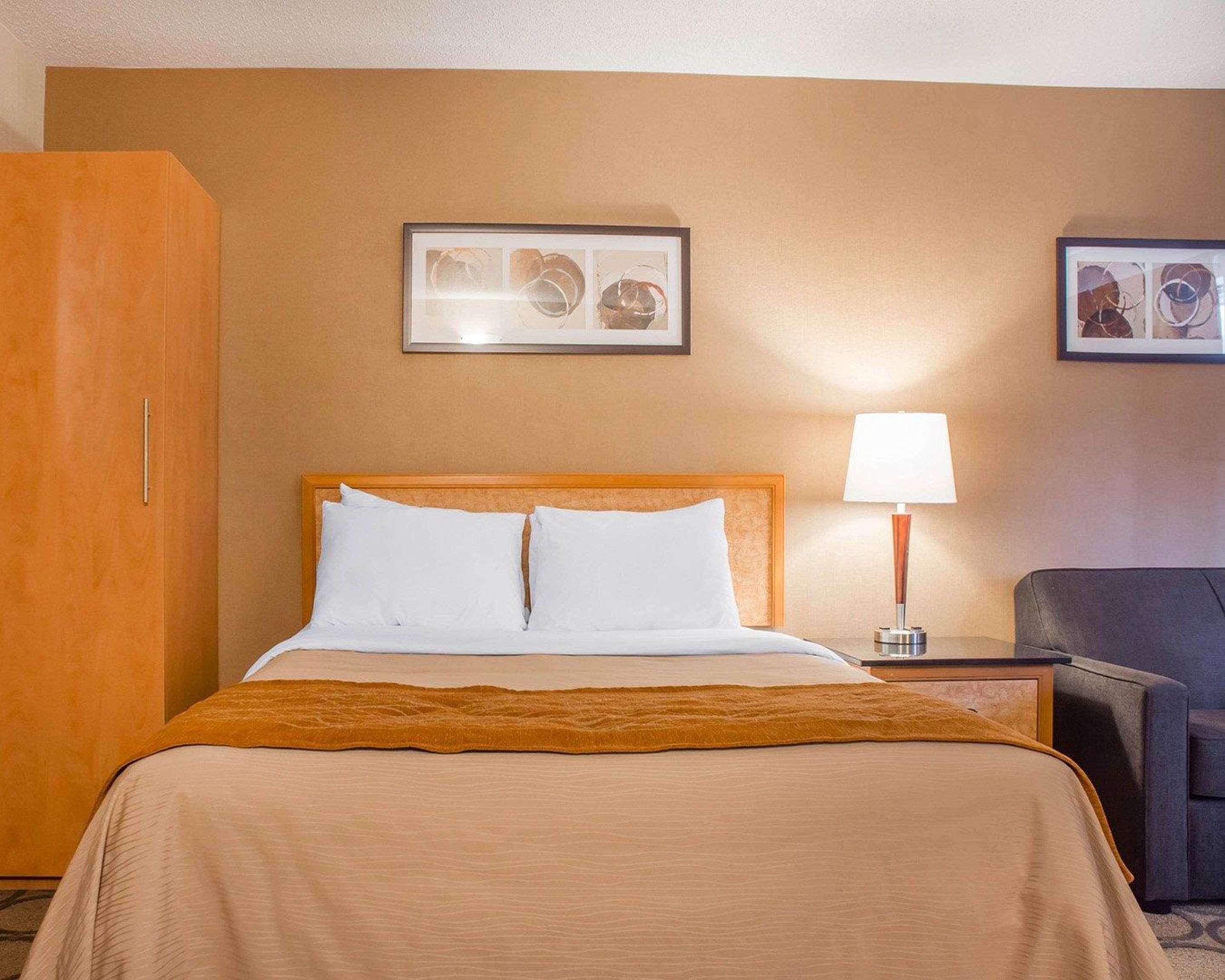 Comfort Inn Brantford Exterior photo