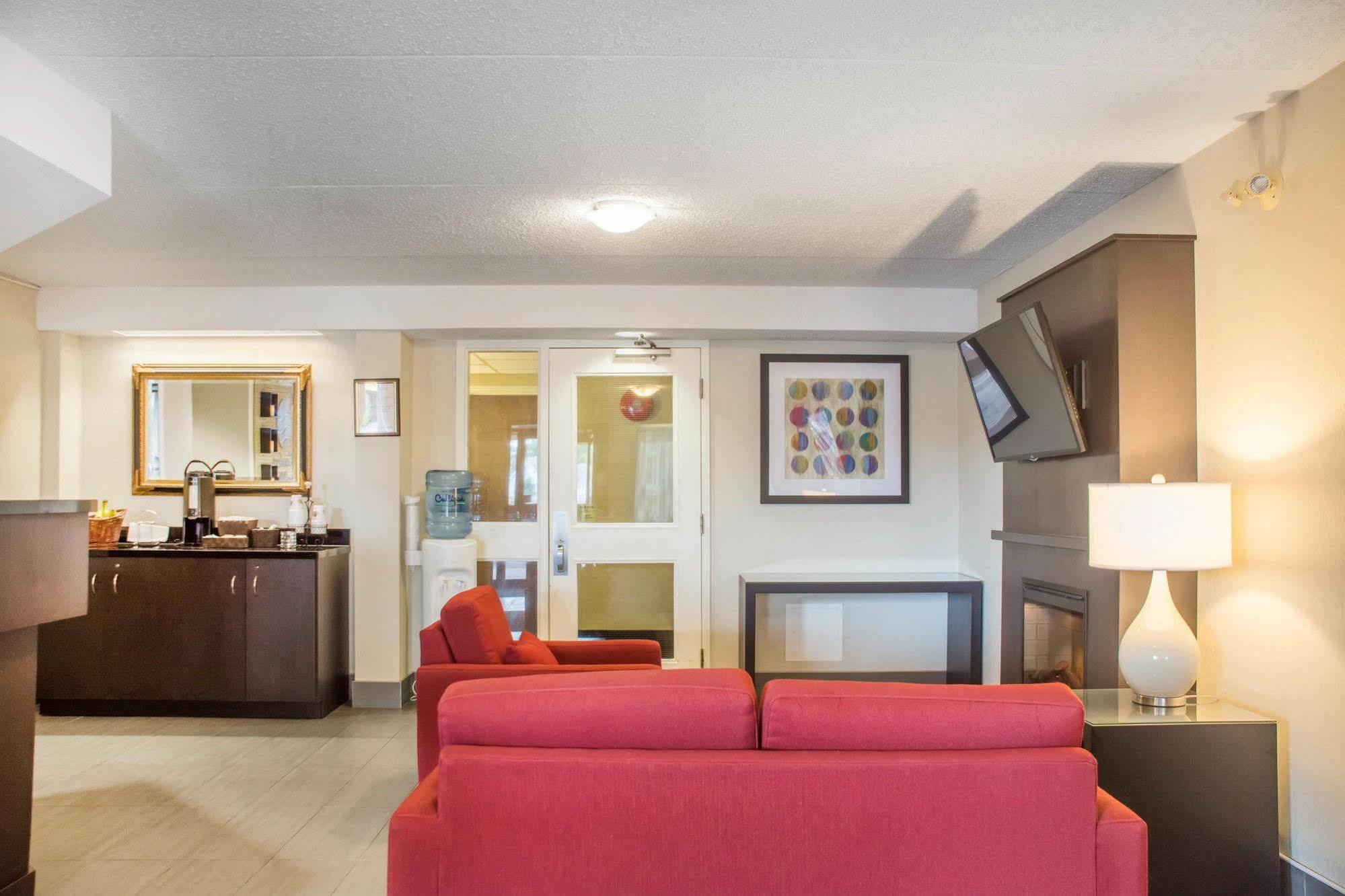 Comfort Inn Brantford Exterior photo